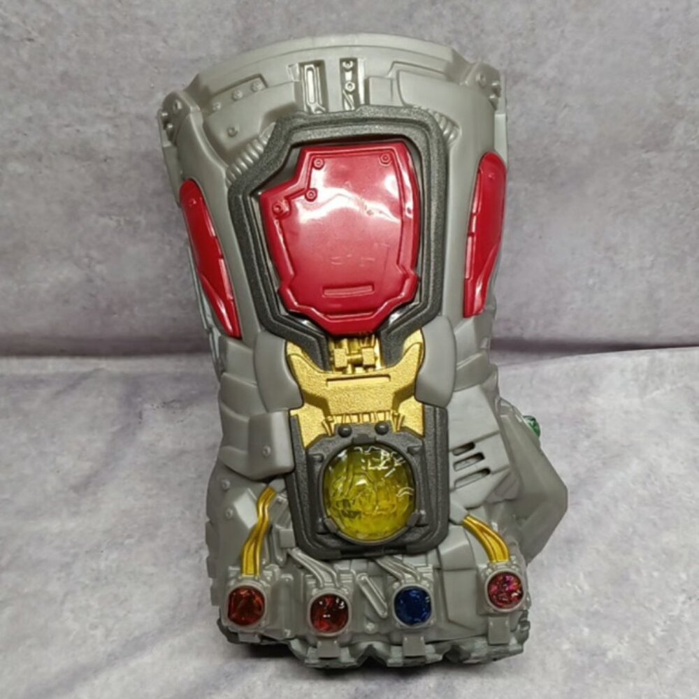 Marvel Avengers: Endgame Electronic Thanos Infinity Gauntlet Fist Hasbro